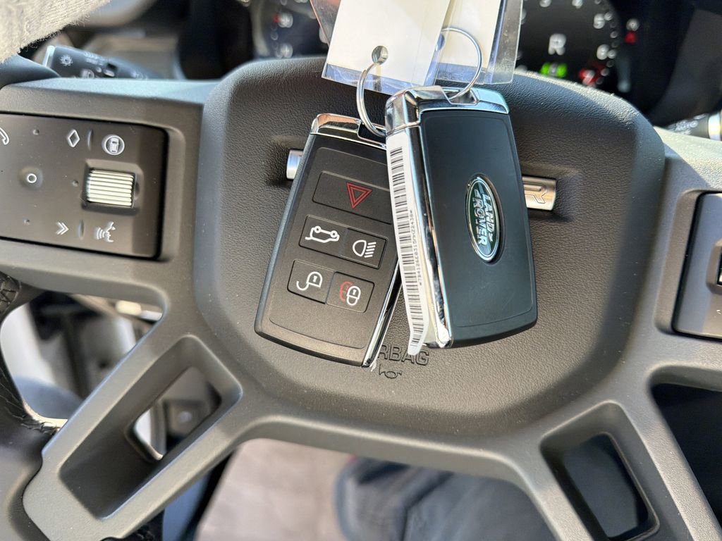 New 2026 Land Rover Defender 110 X-Dynamic SE image 24