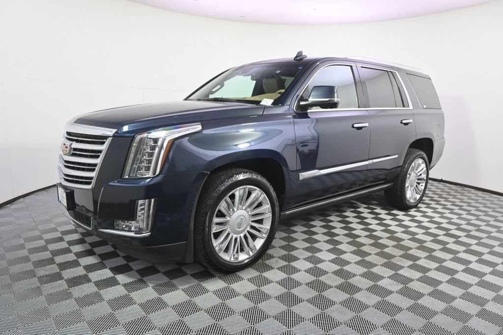 Used 2019 Cadillac Escalade Platinum AWD/4WD image 2