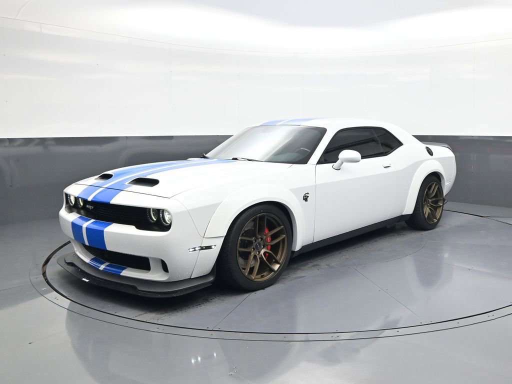 Used 2019 Dodge Challenger SRT Hellcat w/ Plus Package RWD image 3