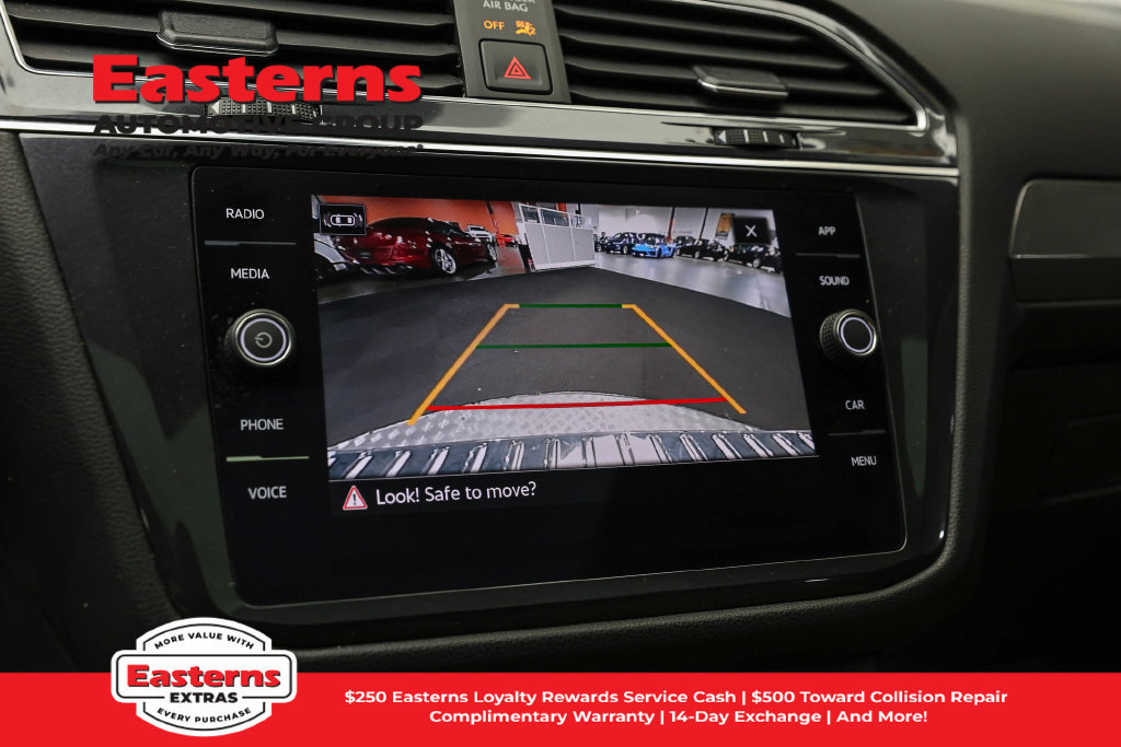Used 2023 Volkswagen Tiguan SE AWD/4WD image 19