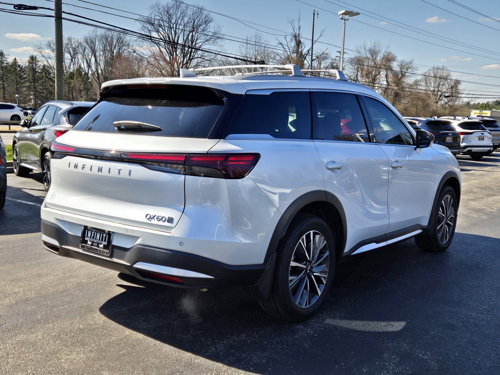 New 2026 INFINITI QX60 Luxe w/ Family Package image 4