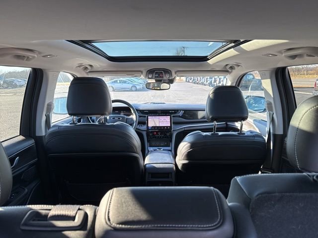 Used 2022 Jeep Grand Cherokee Limited 4xe image 12