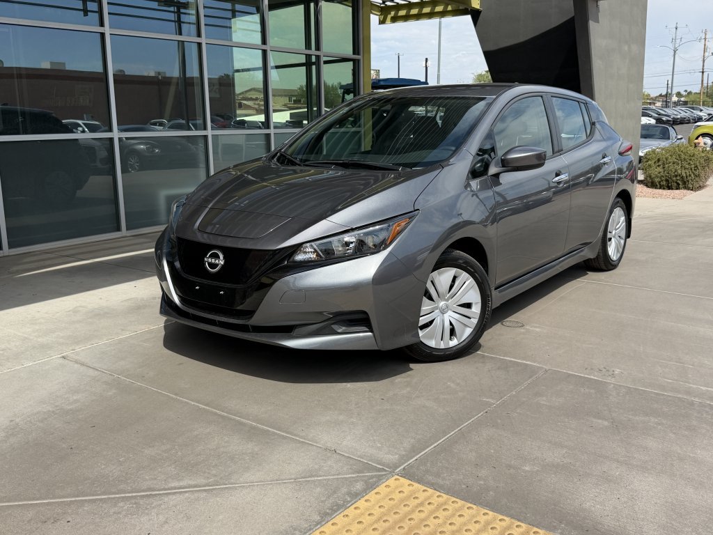 Used 2025 Nissan Leaf S FWD image 2