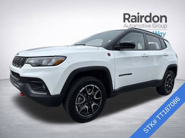 Used 2026 Jeep Compass Trailhawk AWD/4WD image 3