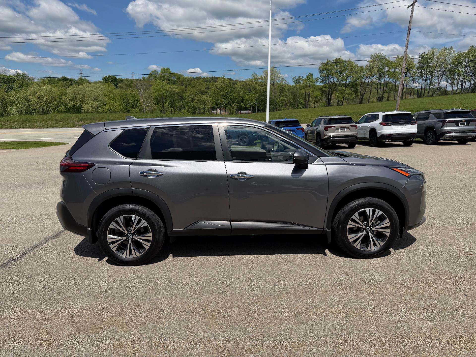 Used 2023 Nissan Rogue SV AWD/4WD image 7