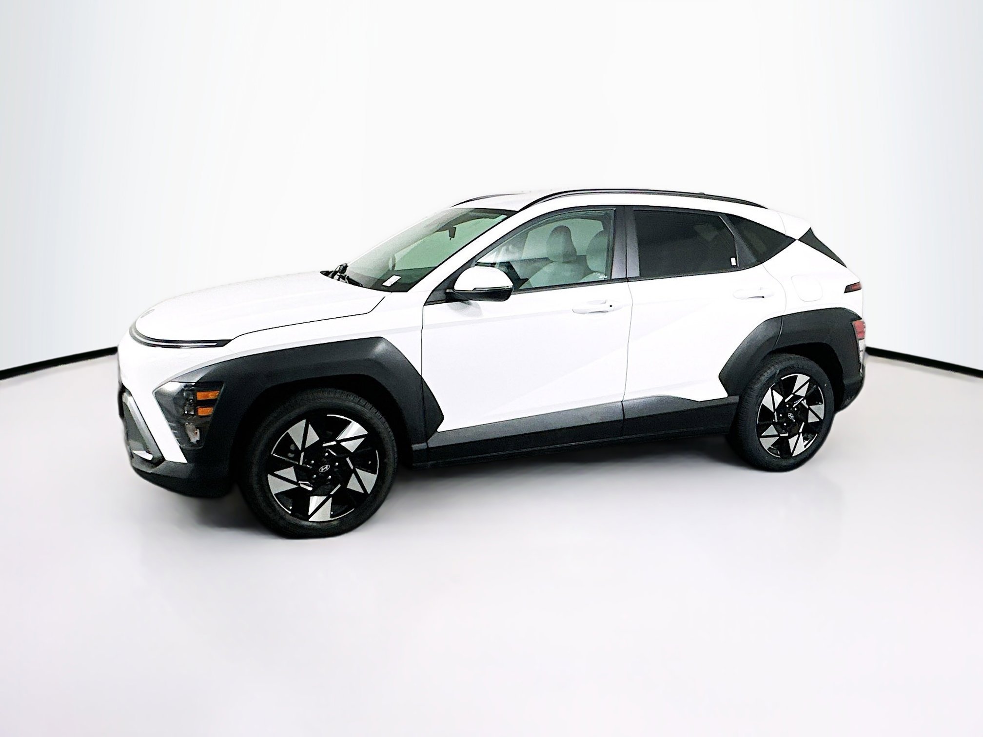 Used 2025 Hyundai Kona SEL FWD image 4