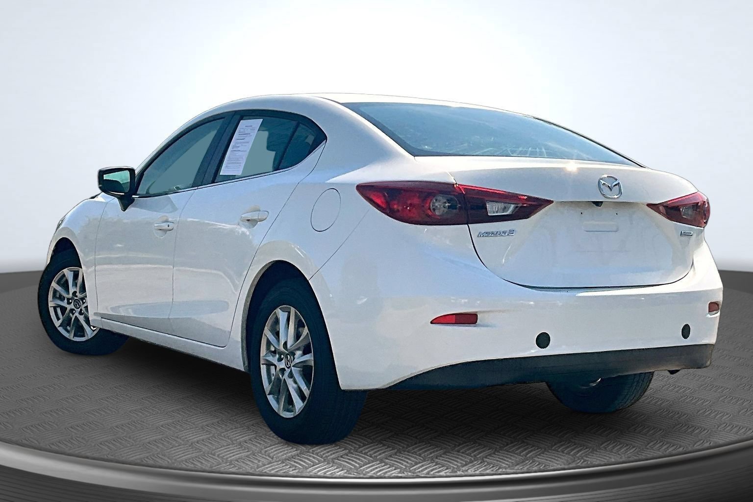 Used 2018 MAZDA MAZDA3 Sport w/ Preferred Equipment Package FWD image 3