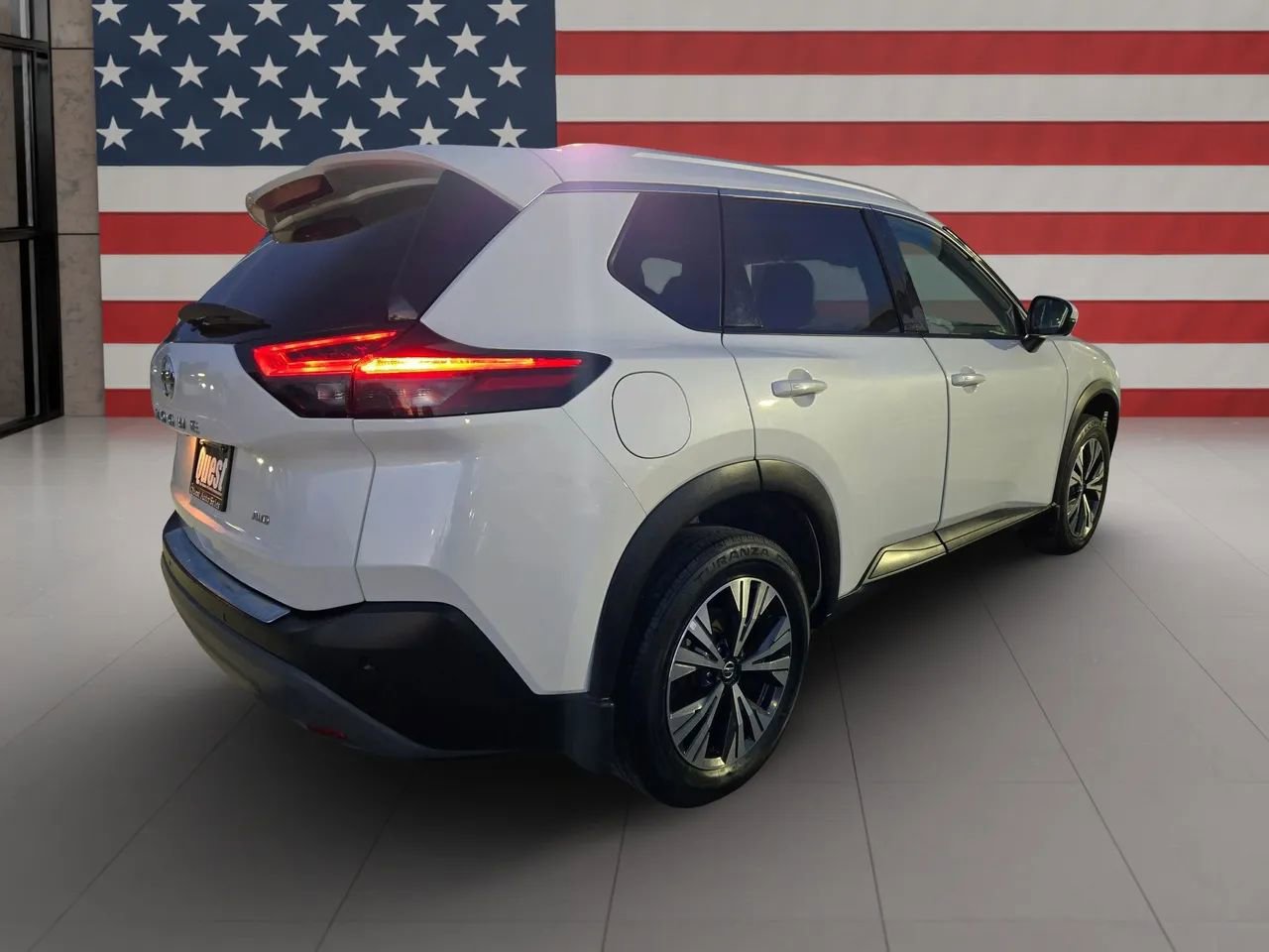 Used 2021 Nissan Rogue SV w/ Premium Package image 8