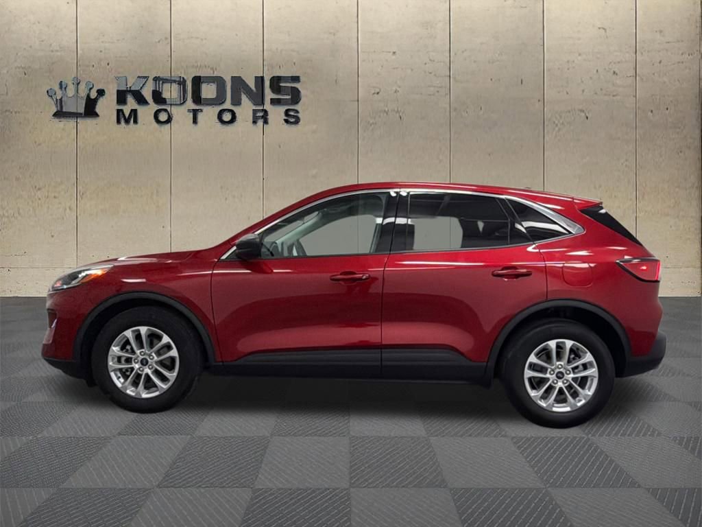 Used 2022 Ford Escape SE image 3