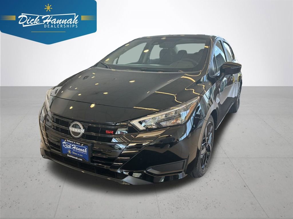 New 2025 Nissan Versa SR w/ Trunk Package