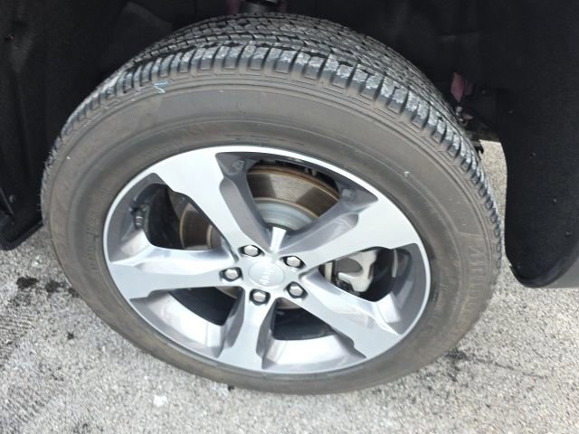 Used 2025 Jeep Grand Cherokee L Limited w/ Luxury Tech Group II image 39