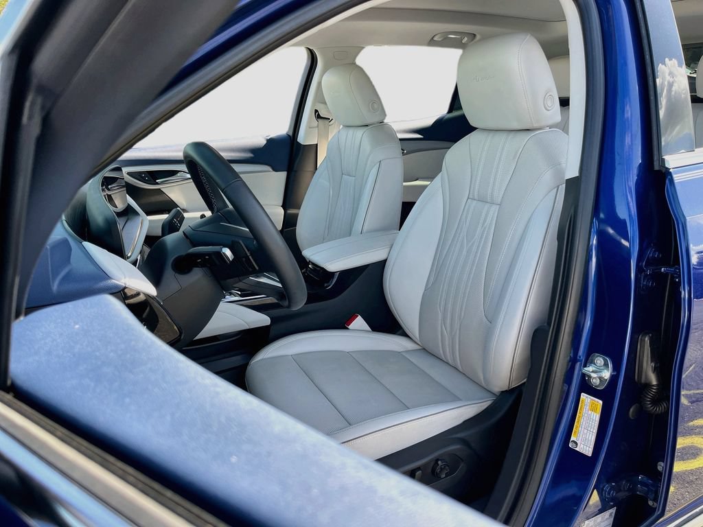 Used 2025 Buick Envision Avenir AWD/4WD image 22