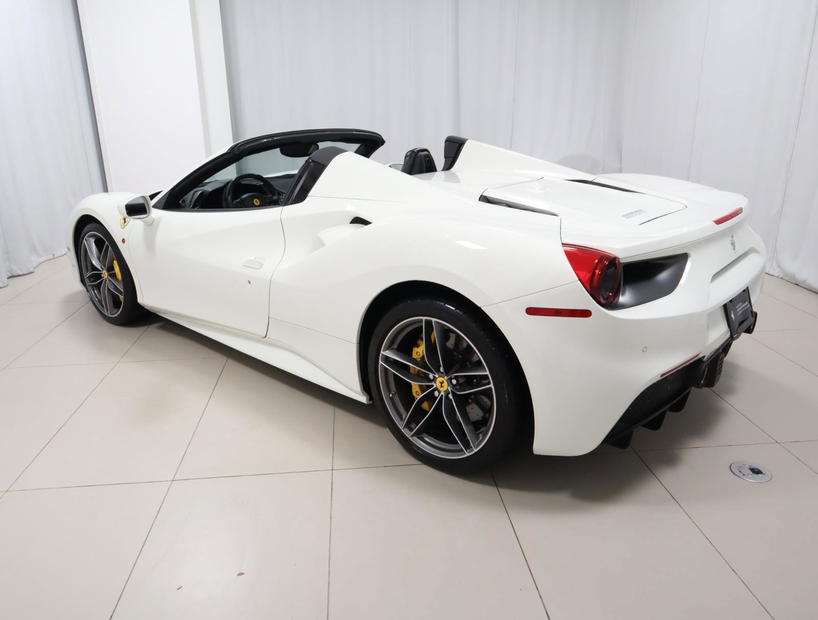Used 2018 Ferrari 488 Spider Convertible RWD image 15