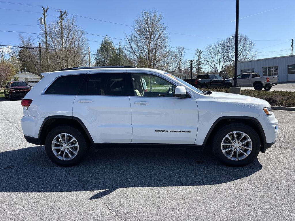 Used 2021 Jeep Grand Cherokee Laredo image 11