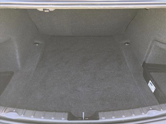 Used 2017 BMW 320i Sedan image 6