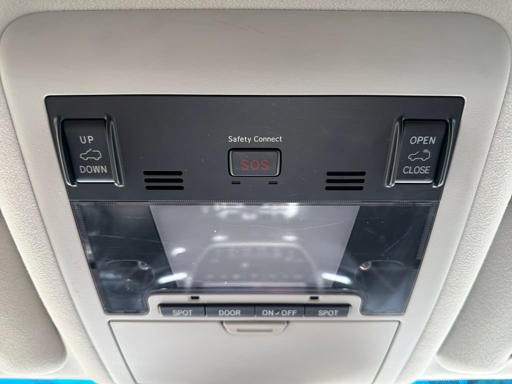 Used 2018 Toyota Land Cruiser AWD/4WD image 29
