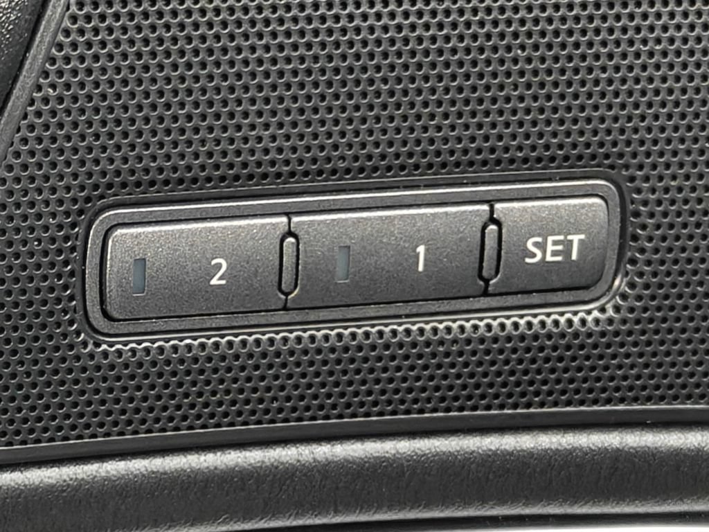 Used 2012 INFINITI M37 x w/ Premium Pkg AWD/4WD image 46