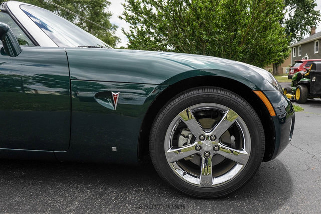 Used 2007 Pontiac Solstice Convertible w/ Premium Package RWD image 11