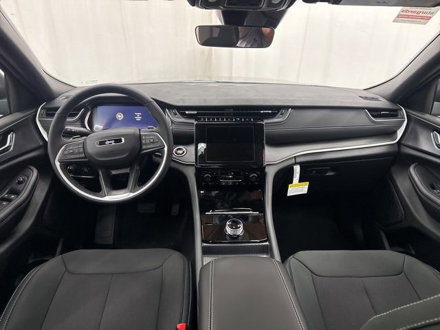 New 2025 Jeep Grand Cherokee Laredo X w/ Luxury Tech Group I image 7