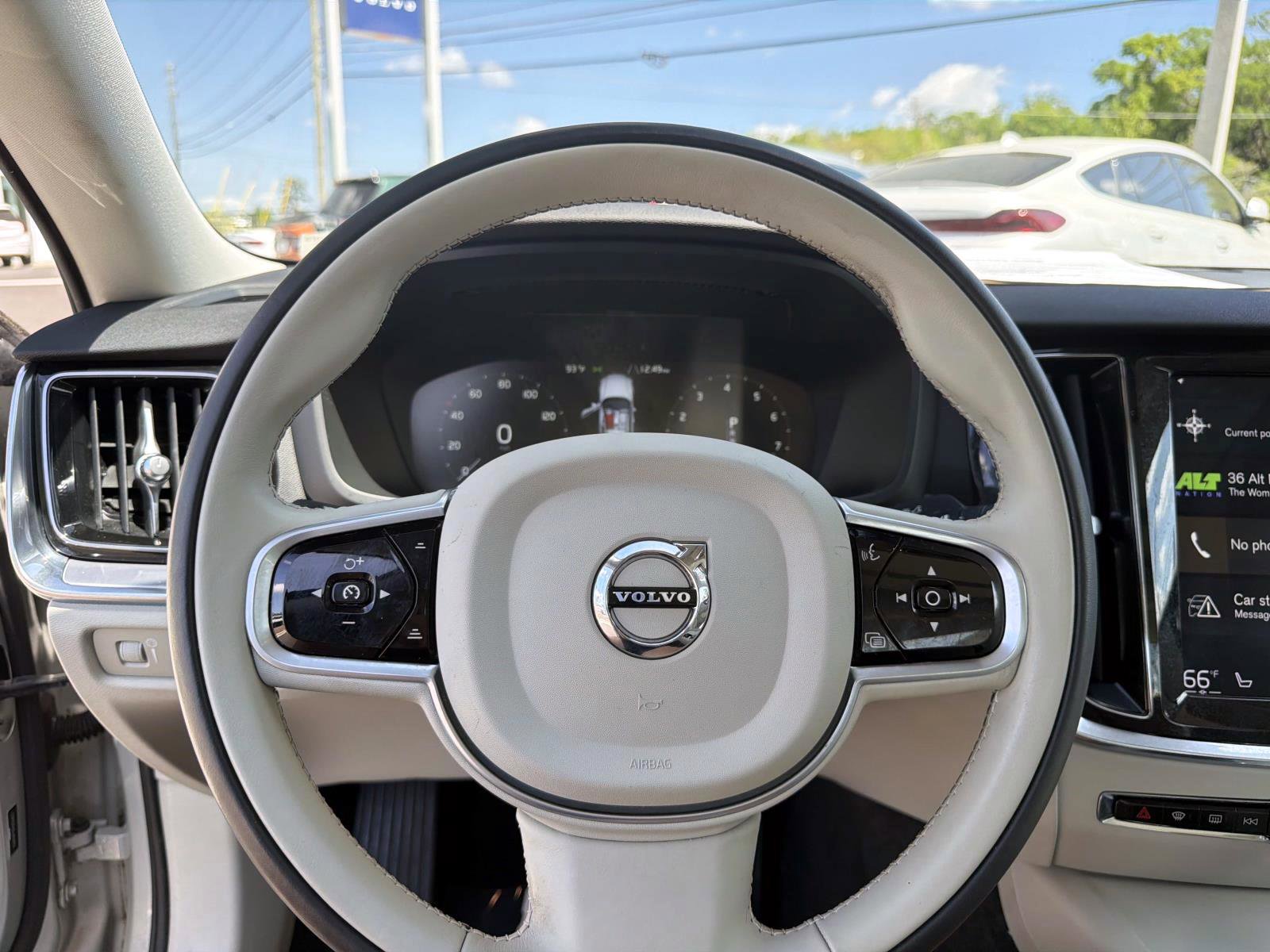 Used 2020 Volvo S60 T5 Momentum image 23