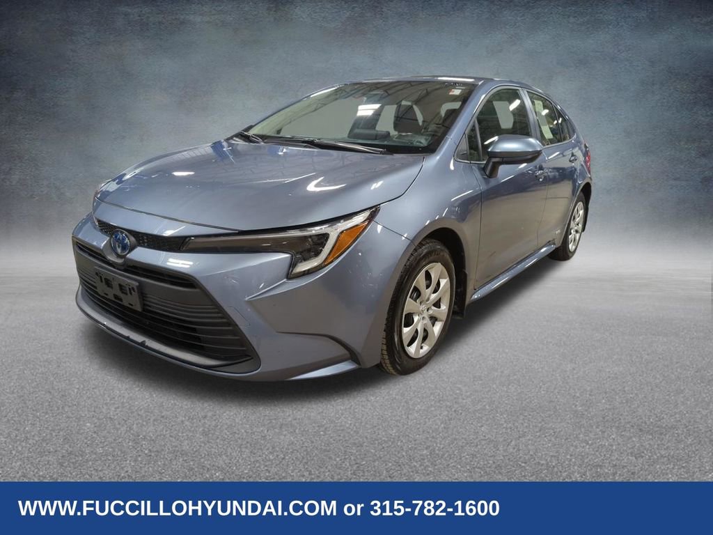 Used 2024 Toyota Corolla LE image 1