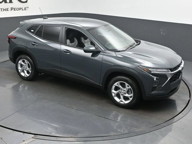 New 2026 Chevrolet Trax LS w/ LS Convenience Package FWD image 16