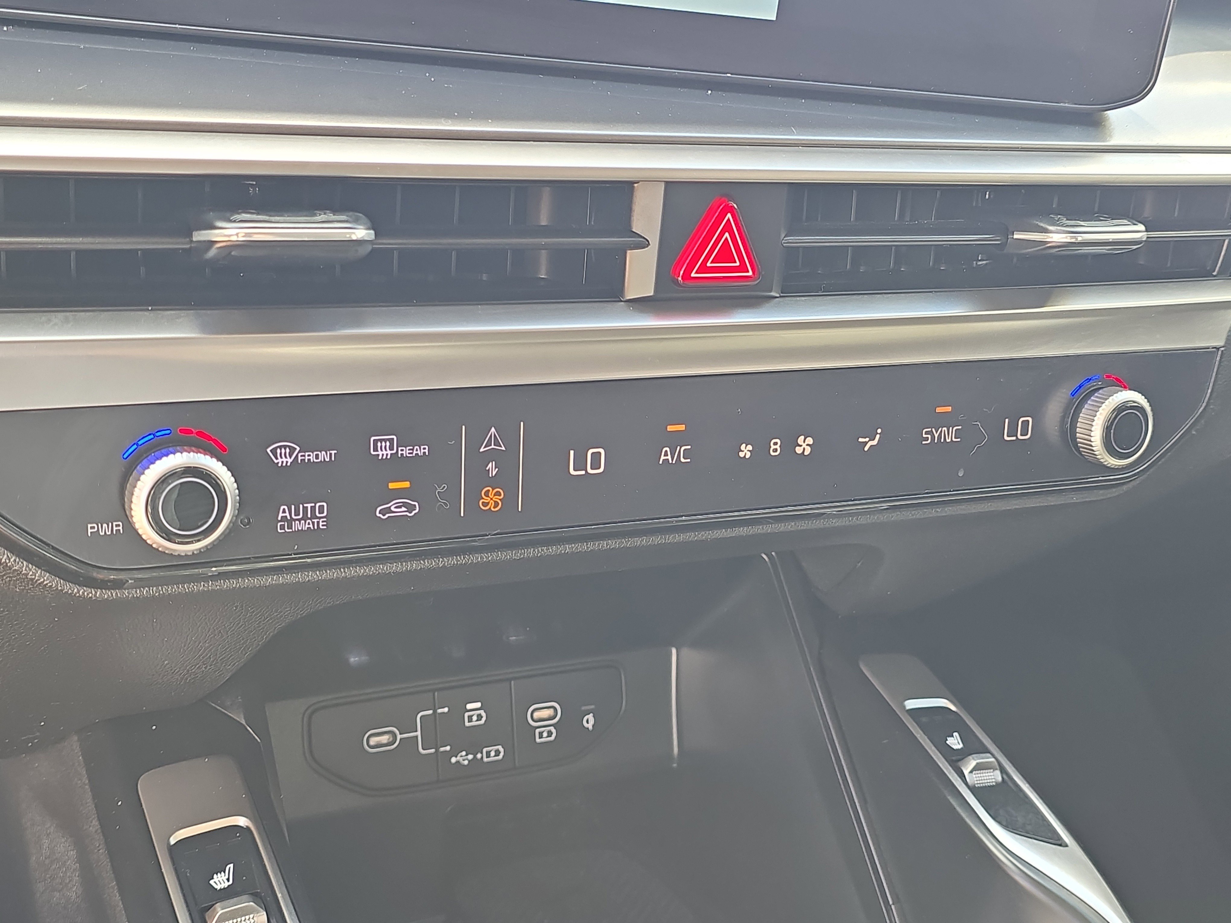 Used 2025 Kia Sorento EX w/ Panoramic Sunroof Package image 26