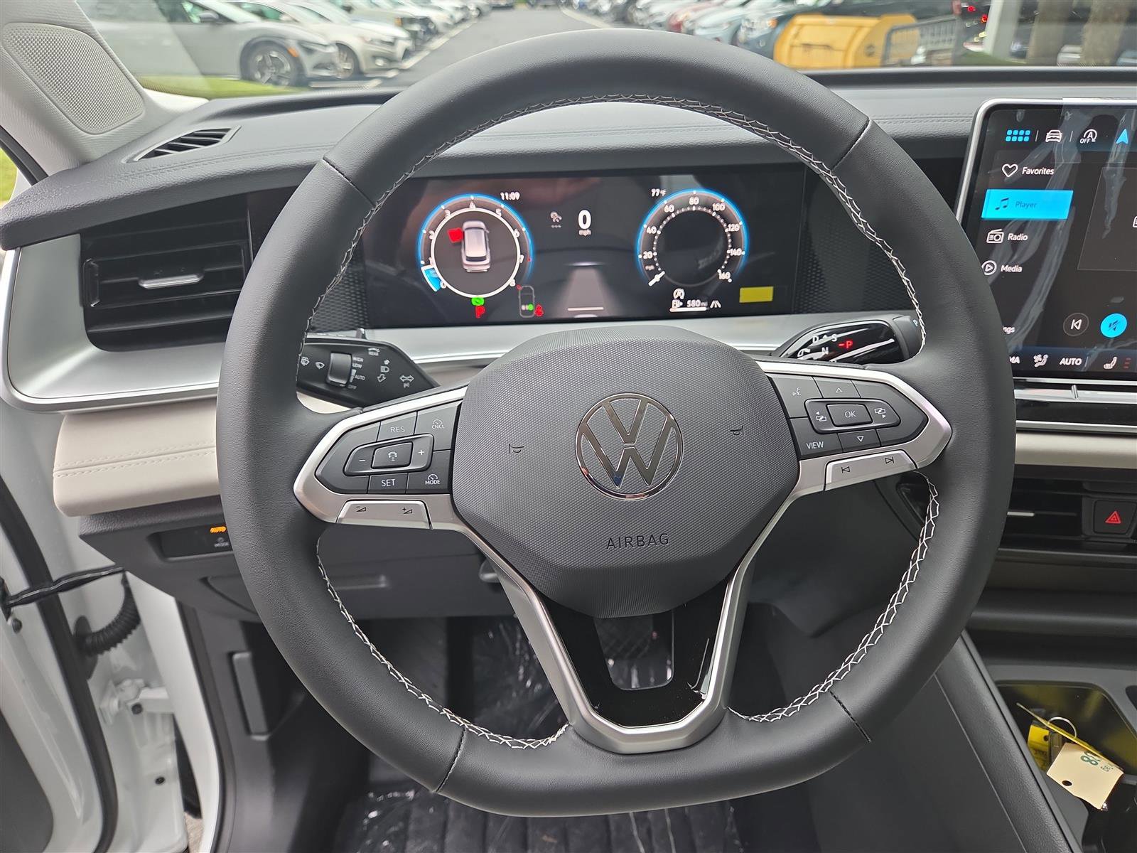 New 2025 Volkswagen Tiguan SE image 18