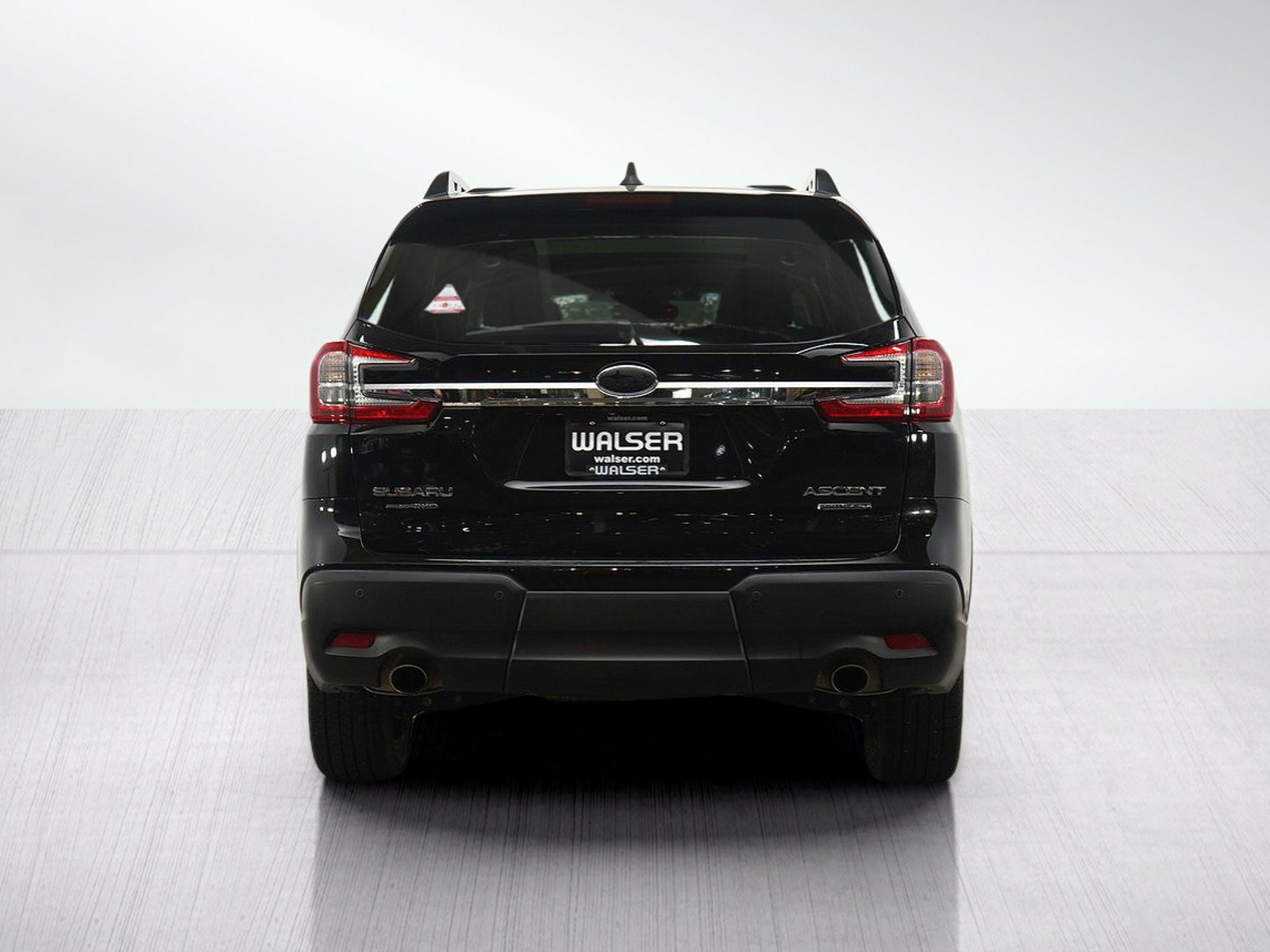 Used 2023 Subaru Ascent Limited w/ Technology Package AWD/4WD image 4