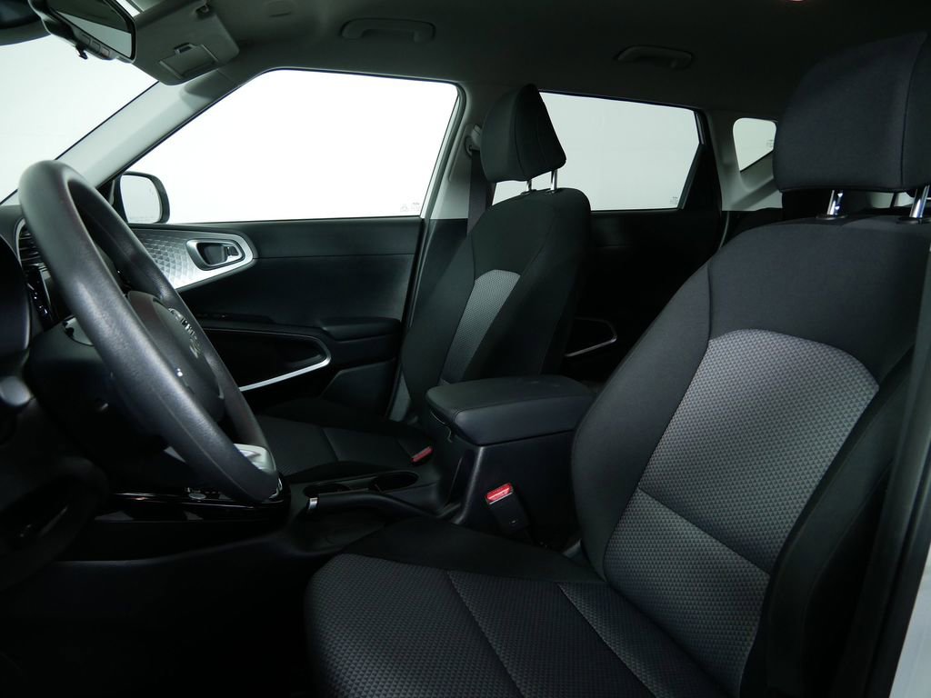 Certified 2023 Kia Soul S image 15