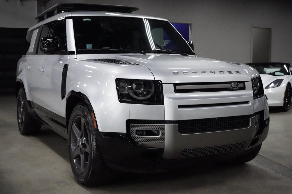 Used 2023 Land Rover Defender 130 X-Dynamic SE AWD/4WD image 7