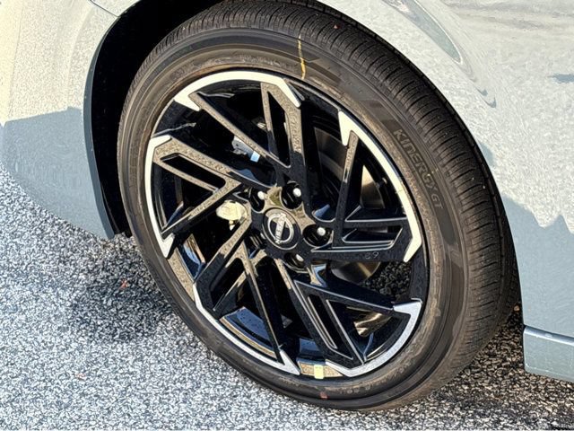 New 2026 Nissan Sentra SR w/ SR Premium Package FWD image 19