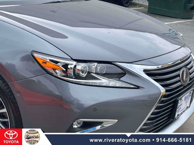 Used 2018 Lexus ES 350 w/ Luxury Package w/Wood Trim FWD image 11