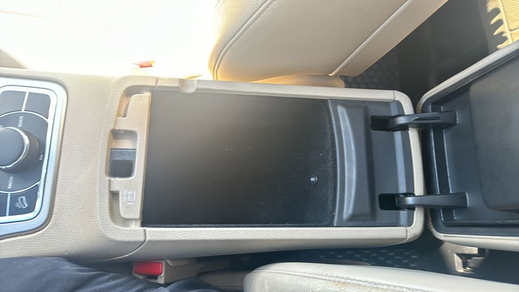 Used 2015 Jeep Grand Cherokee Limited w/ Luxury Group II image 19