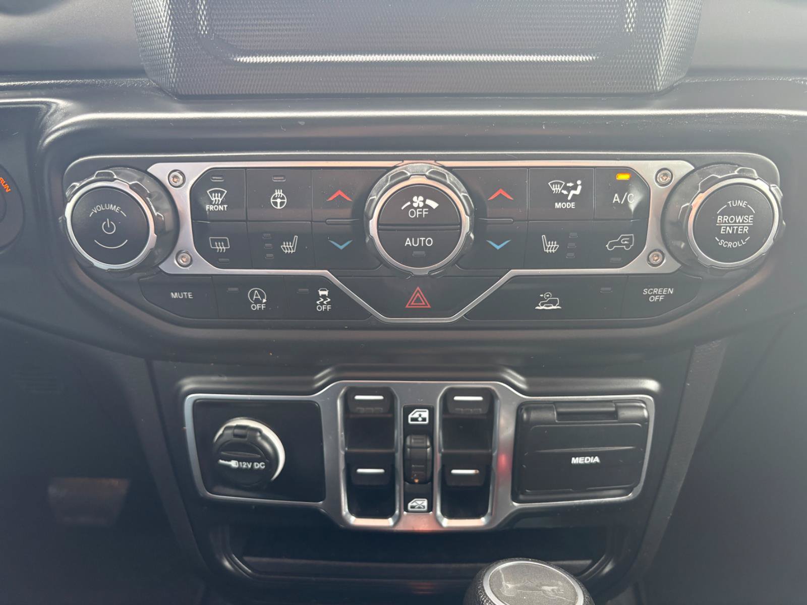 Used 2022 Jeep Wrangler Unlimited Sport AWD/4WD image 28