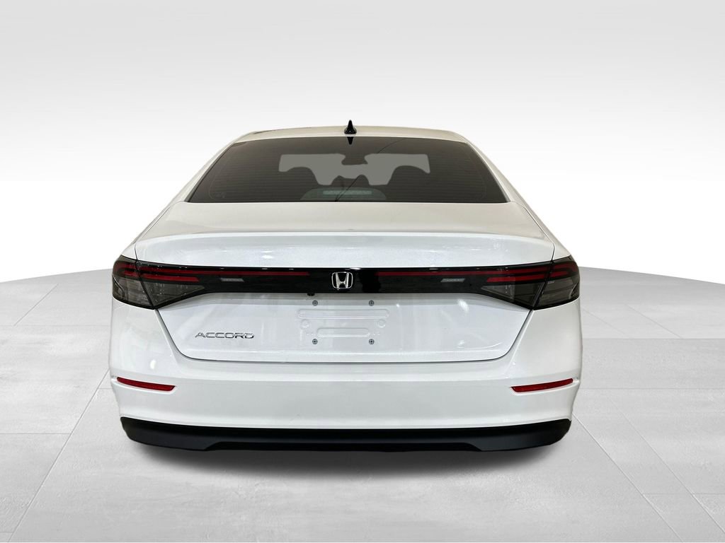 Used 2025 Honda Accord SE image 4