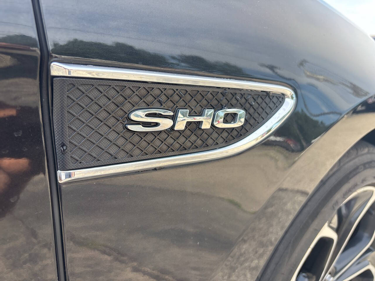 Used 2013 Ford Taurus SHO AWD/4WD image 38