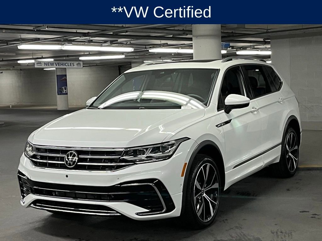 Used 2024 Volkswagen Tiguan SEL R-Line image 3