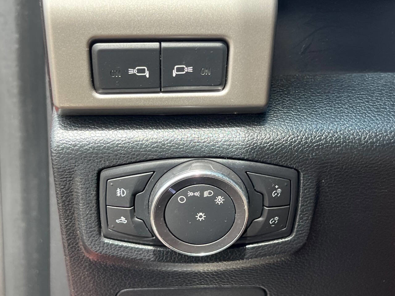 Used 2016 Ford F150 Lariat w/ Equipment Group 501A Mid AWD/4WD image 36