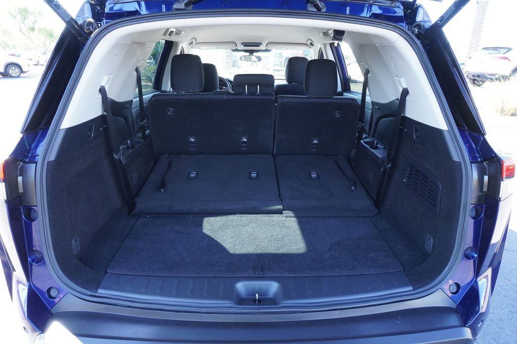 Certified 2025 Nissan Pathfinder SV image 8