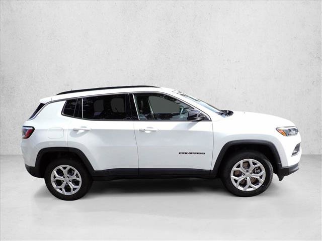 Used 2024 Jeep Compass Latitude AWD/4WD image 5