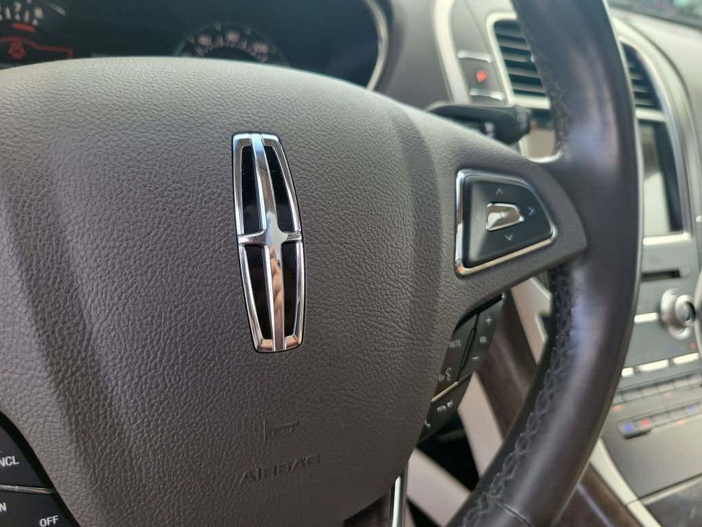 Used 2017 Lincoln MKX Reserve w/ Lincoln MKX Climate Package image 26