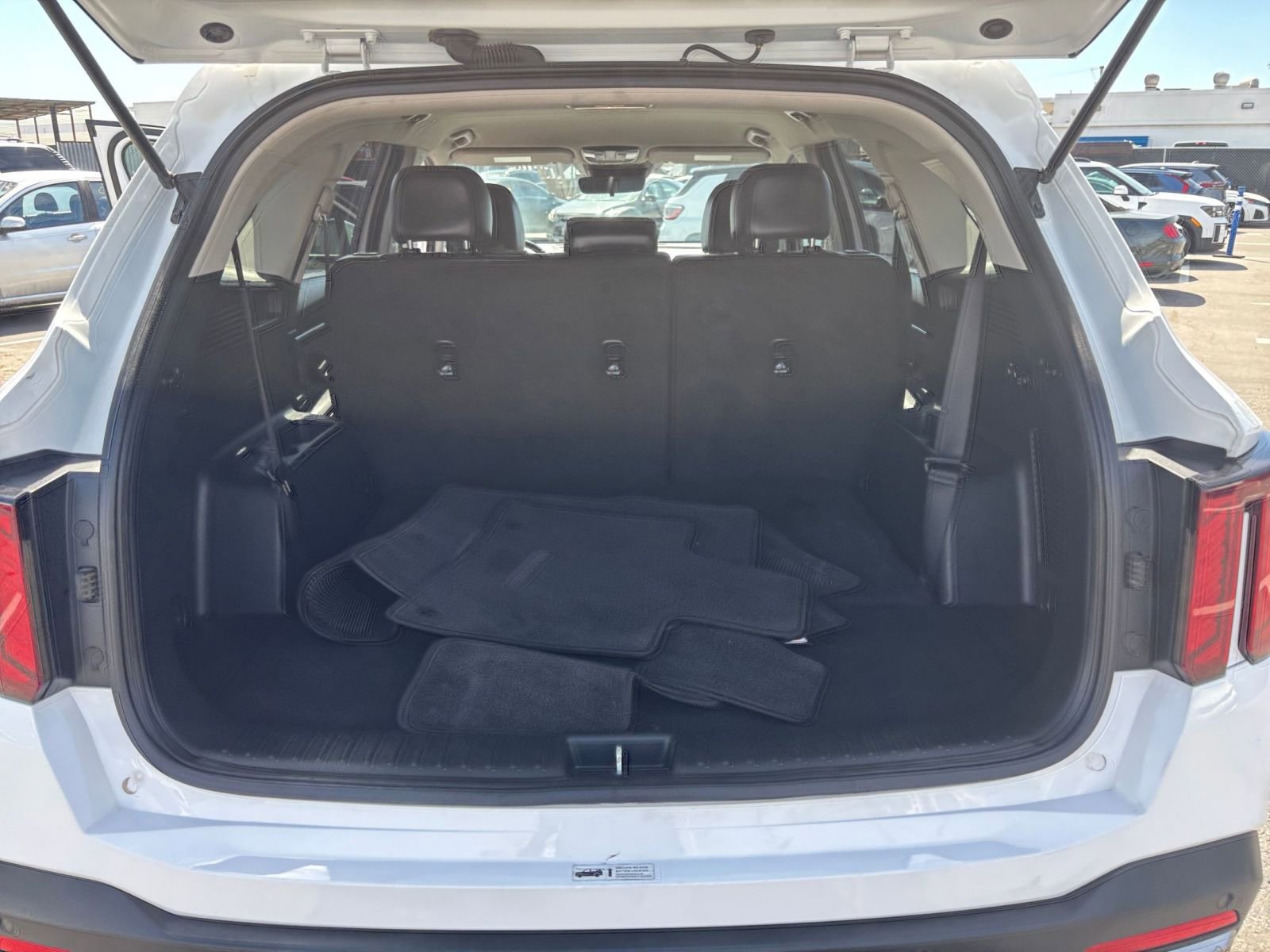 Used 2024 Kia Sorento S image 34