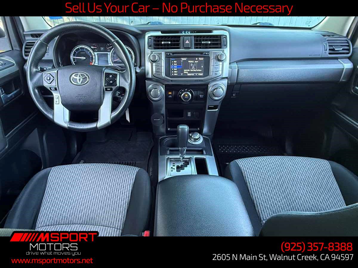 Used 2018 Toyota 4Runner SR5 AWD/4WD image 29