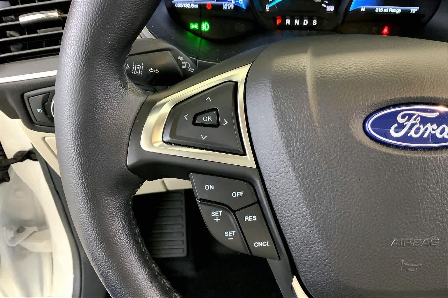 Used 2022 Ford Edge Titanium AWD/4WD image 23