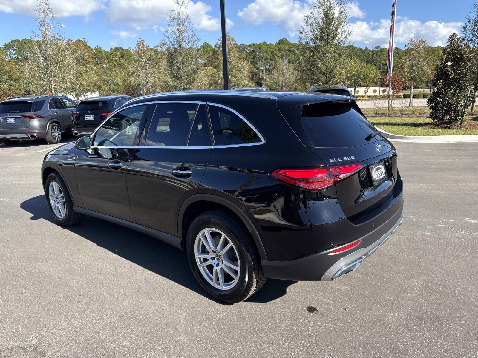 Used 2025 Mercedes-Benz GLC 300 image 5