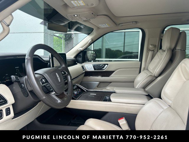 Used 2019 Lincoln Navigator L Reserve AWD/4WD image 3