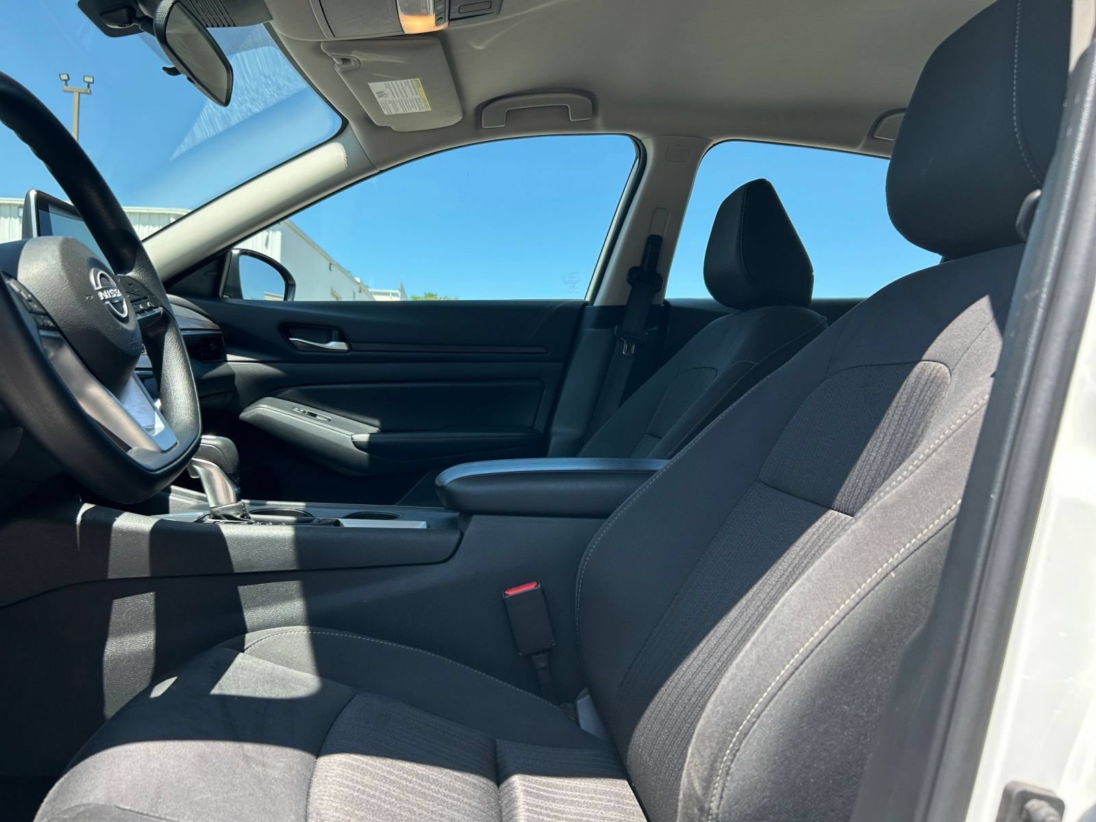 Used 2025 Nissan Altima 2.5 SV FWD image 18