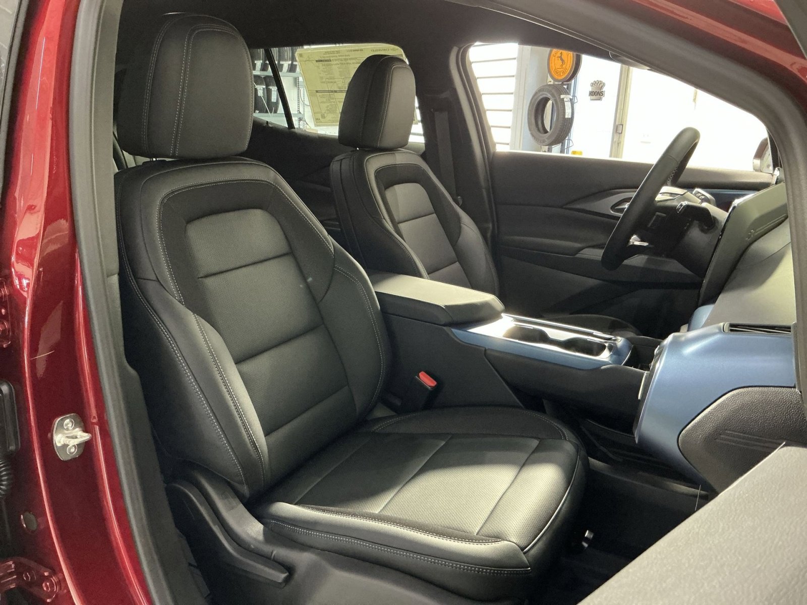 New 2026 Chevrolet Equinox EV LT image 33