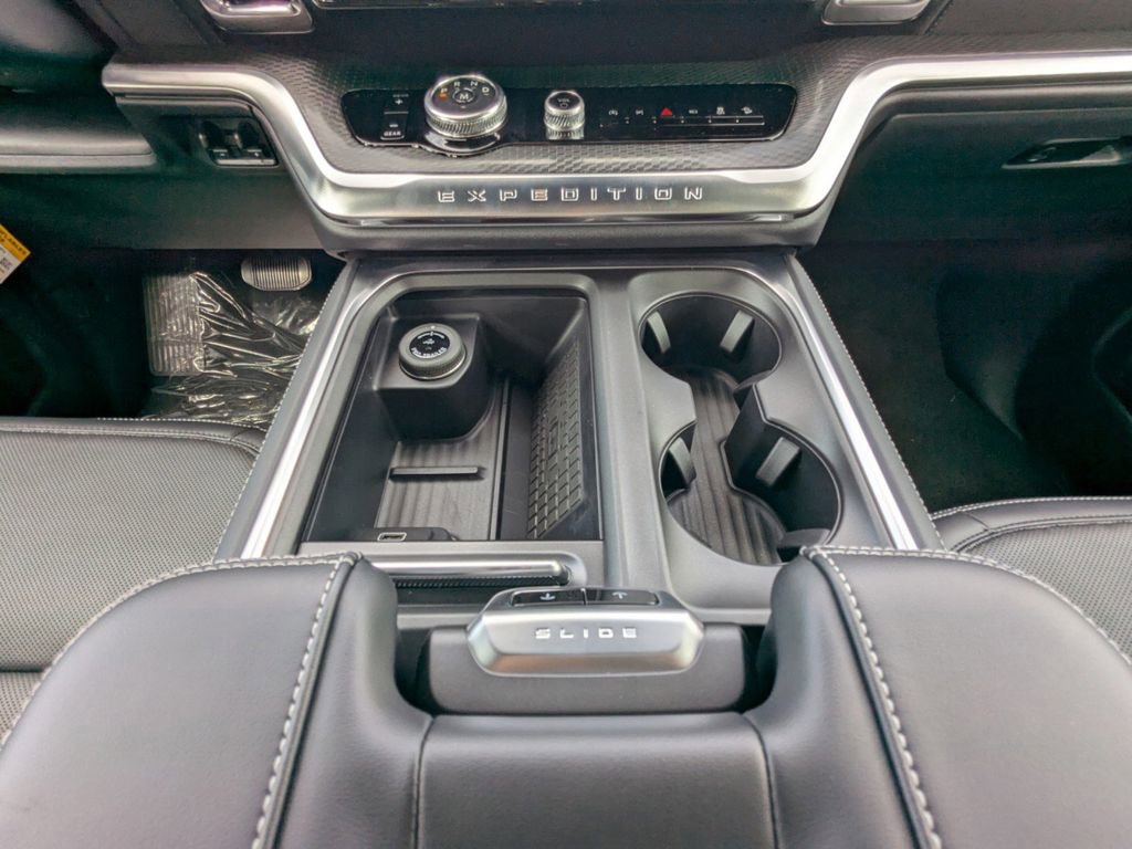 New 2025 Ford Expedition Max Platinum w/ Stealth Performance Package image 27